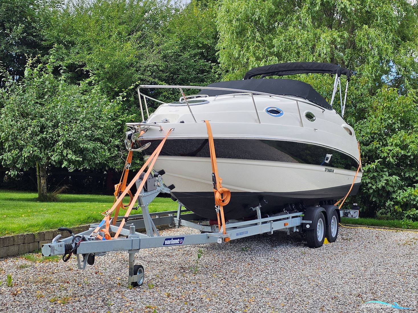 Stingray 250 CS (Står Klar på Næsten ny Trailer) Motorboot 2013, mit Volvo Penta V8-270 motor, Dänemark