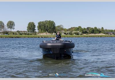 Stormer marine Tender R75 Motorboot 2018, mit Kräutler Elektromotoren is een Oostenrijks bedrijf dat elektrische motoren maakt, vooral voor boten. Ze leveren o.a. pod-motoren, buitenboordmotoren, motor, Niederlande