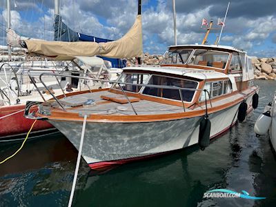 Storø 34, Hysterisk Velholdt og Smækfyldt Med Lækre Detaljer og Stil. Motorboot 1974, mit Volvo Penta motor, Dänemark