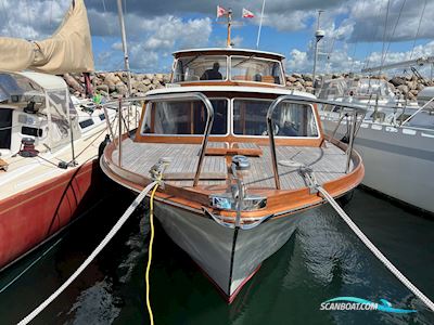 Storø 34, Hysterisk Velholdt og Smækfyldt Med Lækre Detaljer og Stil. Motorboot 1974, mit Volvo Penta motor, Dänemark