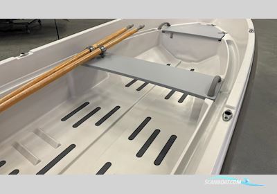 Terhi 400 Motorboot 2023, mit Mercury motor, Sweden