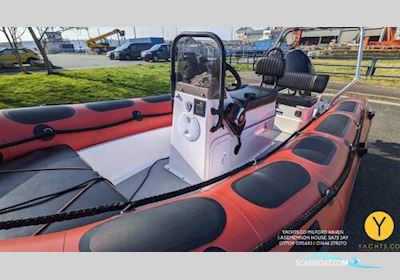 Valiant DR-520 Sports RIB Motorboot 2002, mit Suzuki motor, England