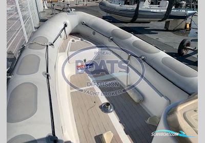 Valiant V520 + Remorque Motorboot 2005, mit Mercury motor, Frankreich