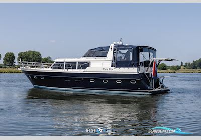 Van Der Heijden 1500 Motorboot 1999, mit Volvo Penta is een bekend merk van betrouwbare en krachtige scheepsmotoren, populair in de watersport en beroepsvaart vanwege hun duurzaamheid en goe motor, Niederlande