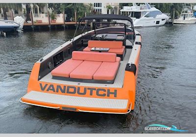 Vandutch 40 Open Bow Motorboot 2013, Frankreich