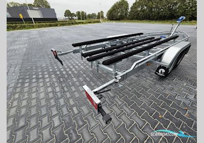 Vlemmix Boottrailers F 2700 kg. Balken trailer met Wegklapbare LED verlichting Motorboot 2025, Niederlande