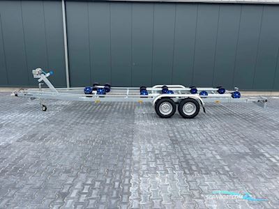 Vlemmix Boottrailers K 3500 kg.  FLEX ROLL met wegklapbare LED verlichting Motorboot 2026, Niederlande