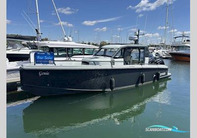 XO Boats Dfndr 9 Motorboot 2023, mit Mercury F225 motor, England