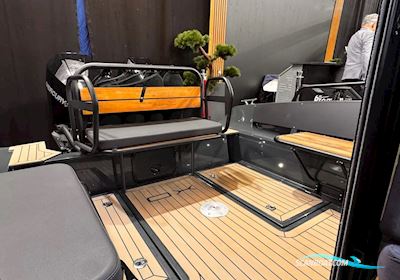 XO Explr 10 S Motorboot 2021, mit Mercury Verado V8 Ams motor, Estonia