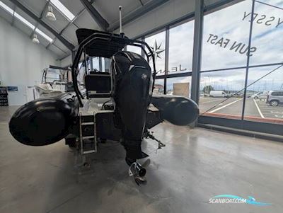Zodiac Pro 7 RIB Motorboot 2021, mit Mercury motor, England