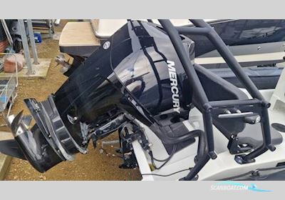Zodiac Pro 7 Motorboot 2021, mit Mercury motor, England