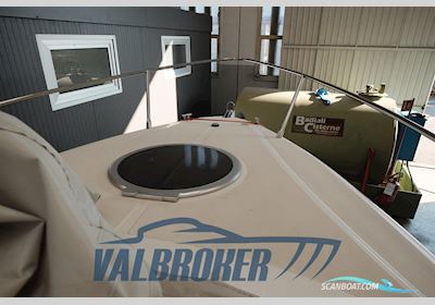 Absolute 25 Motorboten 2003, met Volvo Penta 5.0 Gxi DP/S motor, Italië