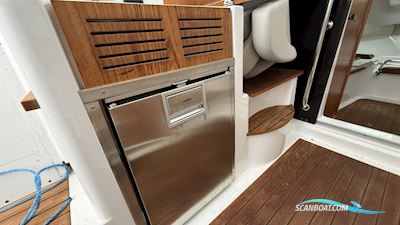 Aquador 25 HT Motorboten 2020, met Mercruiser motor, Sweden