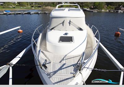 Aquador 28 C Motorboten 2011, met Cummins Mercruiser ES 4,2, 320 hp motor, Sweden