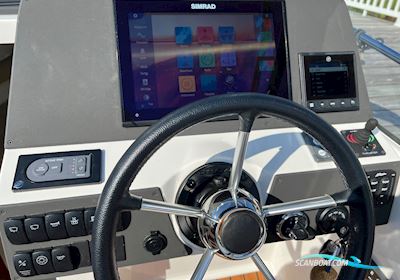 Aqvador 25 DC Motorboten 2019, met Mercruiser  250 hk motor, Sweden