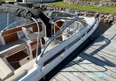 Aqvador 25 DC Motorboten 2019, met Mercruiser  250 hk motor, Sweden