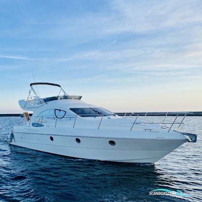 Azimut 39 Motorboten 2007, met 2 x Cummins Qsb 5.9 Marine
 motor, Denemarken