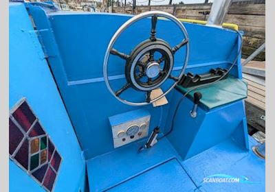 Barge Dutch Motorboten 1950, met Mercruiser OM636 motor, United Kingdom