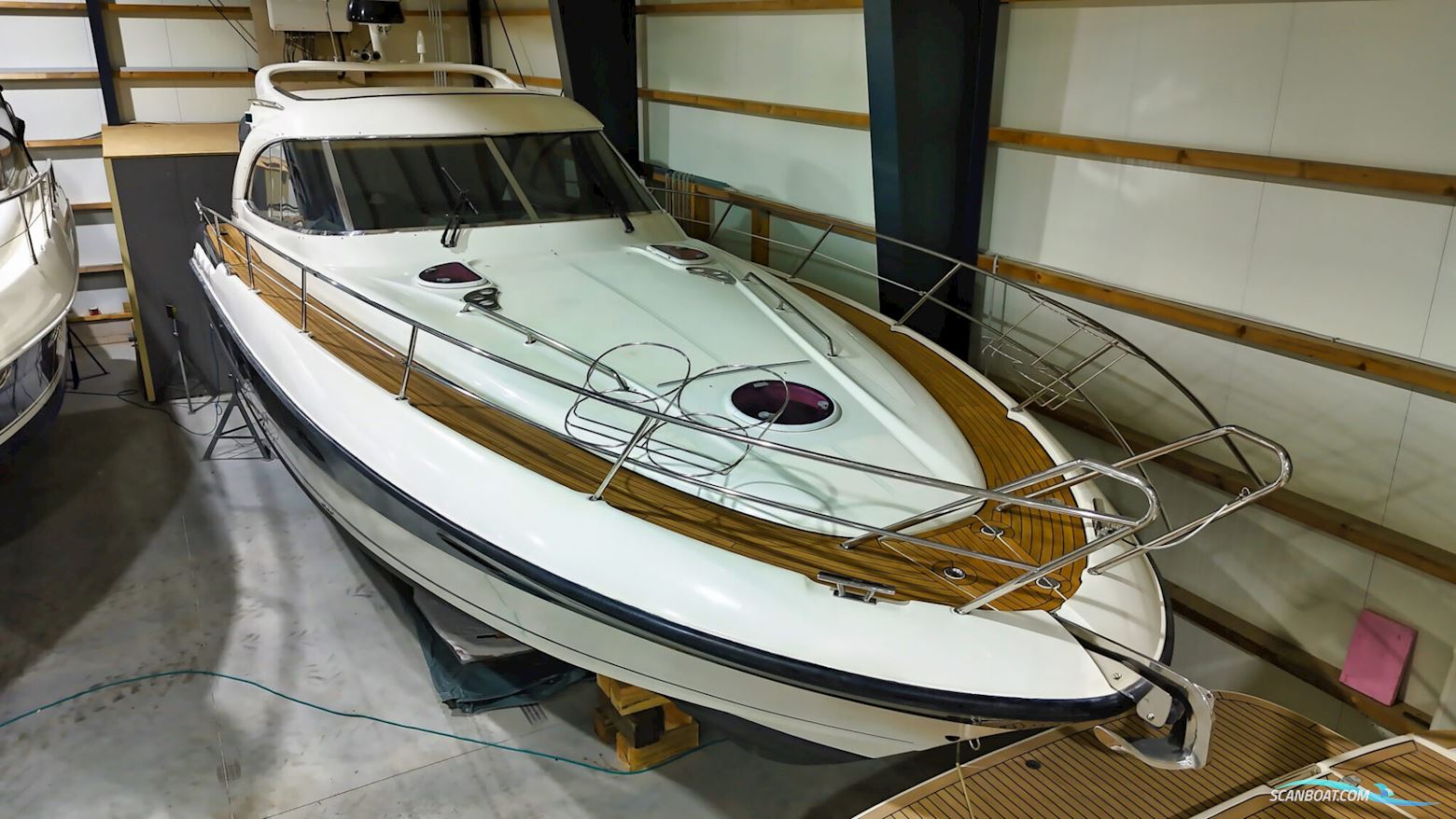 Bavaria 37 HT Hardtop Motorboten 2005, met Volvo motor, Duitsland