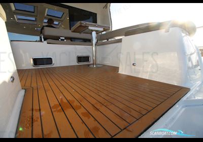 Bavaria E40 Sedan Motorboten 2017, met Volvo Penta D3 150 motor, The Netherlands