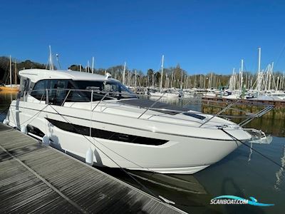 Bavaria R40 Coupe Motorboten 2025, met Volvo Penta motor, United Kingdom