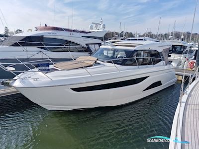 Bavaria R40 Coupe Motorboten 2025, met Volvo Penta motor, United Kingdom