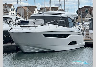 Bavaria R40 Coupe Motorboten 2022, met Volvo Penta motor, United Kingdom