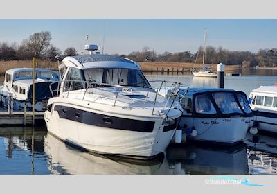 Bavaria S33 HT Motorboten 2021, met Volvo motor, United Kingdom