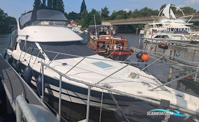 Bayliner (US) Bayliner (US) Cierra 2858 Fly Motorboten 2000, met Mercruiser motor, Duitsland