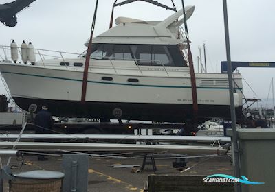 Bayliner 3288 Flybrigde Motorboten 1992, met Hino motor, Denemarken