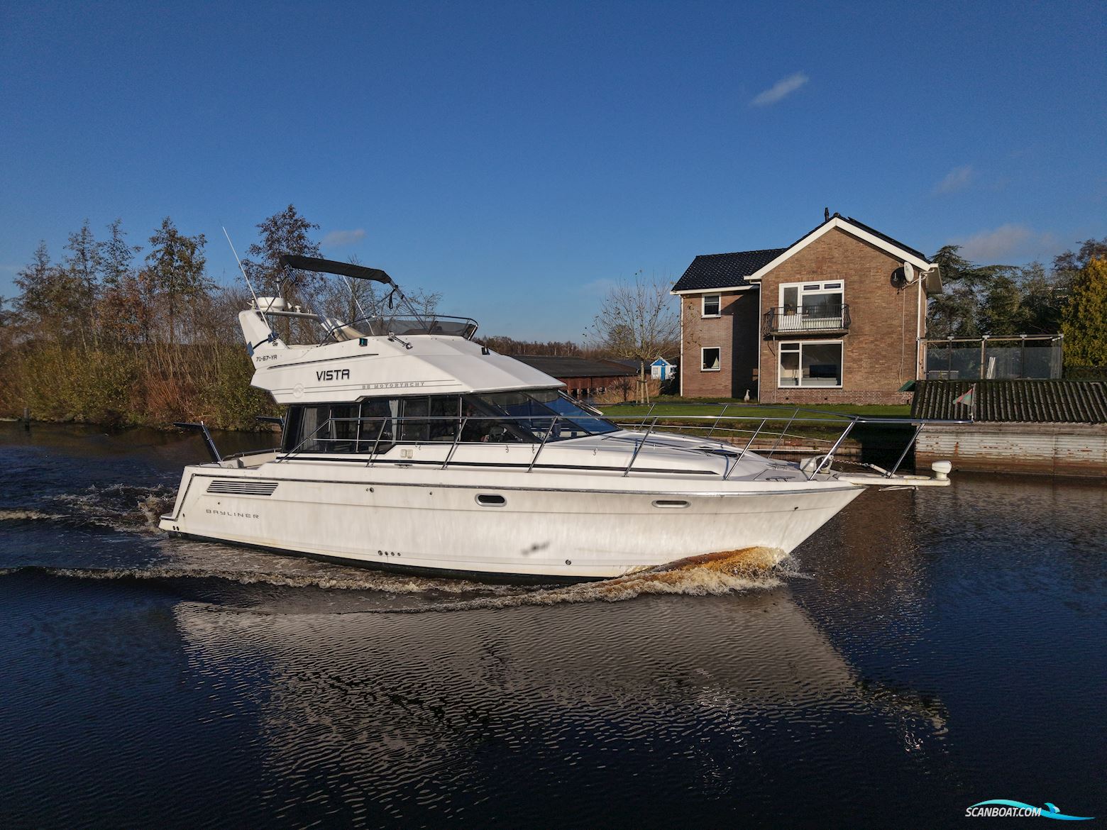 Bayliner 3688 Flybridge Motorboten 1992, met Hino/US Marine motor, The Netherlands