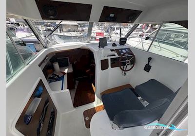 Beneteau Antares 710 Motorboten 2005, met Nanni 4 380 Tdi motor, United Kingdom