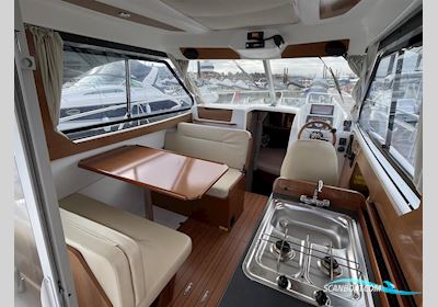 Beneteau Antares 8 Motorboten 2010, met Nanni T4 200Hp motor, United Kingdom