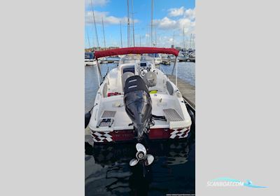 Beneteau Rubis 750 Flyer Sun Deck Motorboten 2013, met Suzuki  DF300 motor, United Kingdom