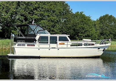 Boarnkruiser 1050 Refit Motorboten 1977, met Lister-Petter motor, The Netherlands