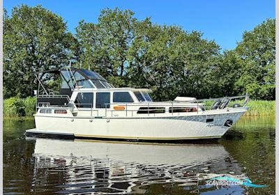 Boarnkruiser 1050 Refit Motorboten 1977, met Lister-Petter motor, The Netherlands