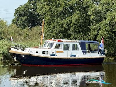 Boarnstream Vlet  930 Motorboten 1978, met BMC Commander motor, The Netherlands