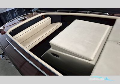 Boesch 590 Motorboten 1986, met Crusader motor, The Netherlands