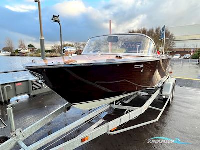 Boesch 590 Motorboten 1978, met Crusader motor, The Netherlands