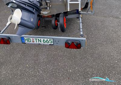 Buster Motorboten 2010, met Yamaha F30Aetl motor, Duitsland