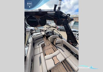Centurion Ri245 Motorboten 0, met Pcm ZZ6 motor, United Kingdom