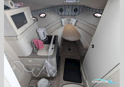 Crownline 242 Motorboten 2000, met Mercruiser motor, United Kingdom