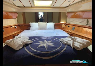 Ferretti 530 Fly Motorboten 2000, met Caterpillar 3196 motor, Italië