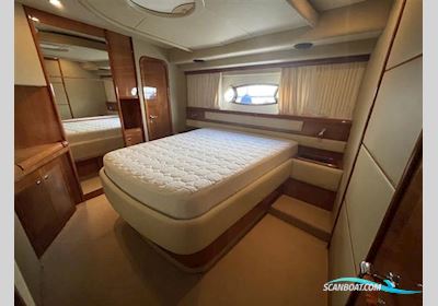 Ferretti 590 Motorboten 2005, met Man V10 motor, Denemarken