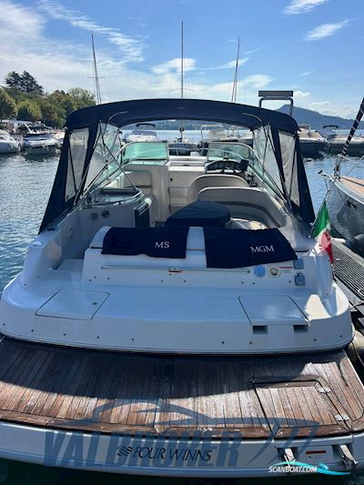 Four Winns Sundowner 285 Motorboten 2003, met Volvo Penta 4.3 Gxi/DP-S motor, Italië