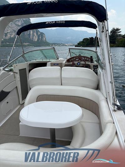 Four Winns Vista 268 Motorboten 2005, met Volvo Penta 5.7 GiE motor, Italië