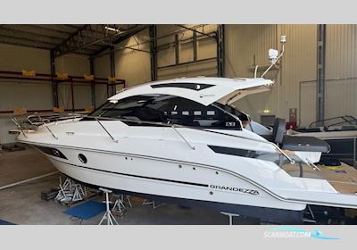Grandezza 28 OC Motorboten 2022, met Mercruiser 270 motor, Sweden