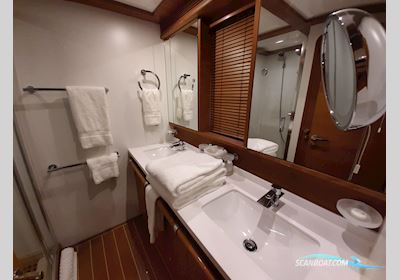 Guy Couach 3300 Fly Motorboten 2007, met MTU motor, France