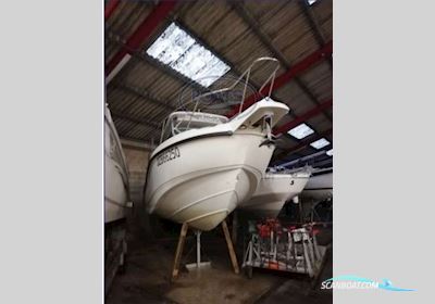 Inconnu Boston Whaler 255 Conquest Motorboten 2002, met Yamaha motor, France