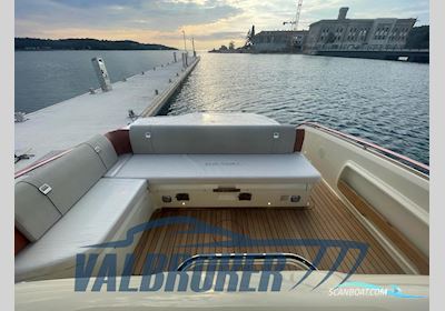 Invictus GT320 Motorboten 2023, met Volvo Penta V8 motor, Italië
